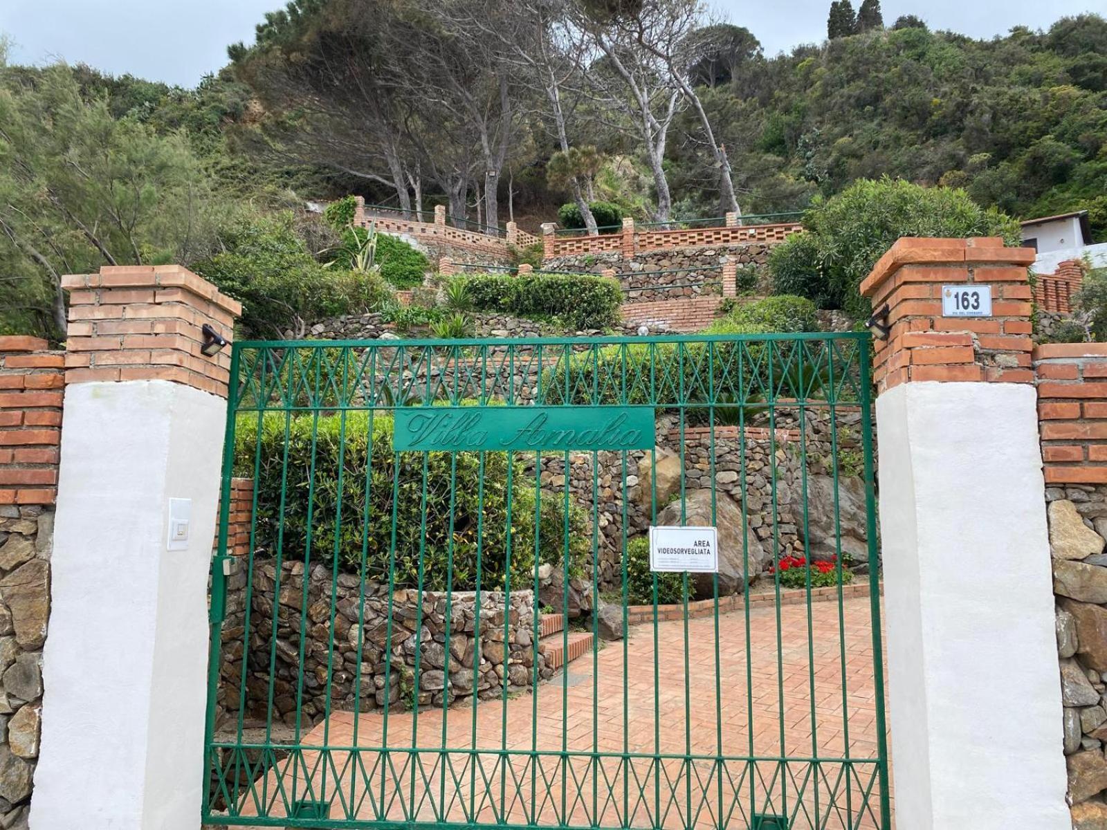 Villa Amalia Sul Mare Мессина Экстерьер фото
